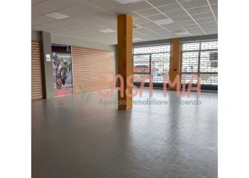 vetrina - Locale Commerciale Via emilia ovest, Rottofreno - foto 10