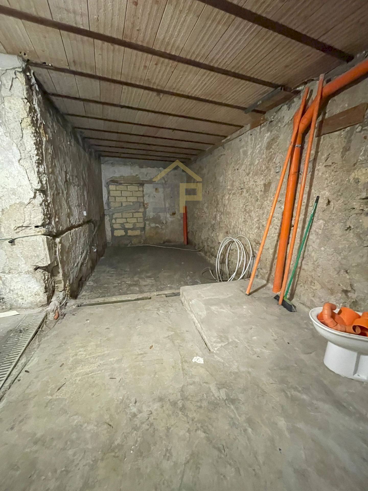 Foto 2 - Magazzino VIcolo tarzana
 
3, Palermo - foto 2