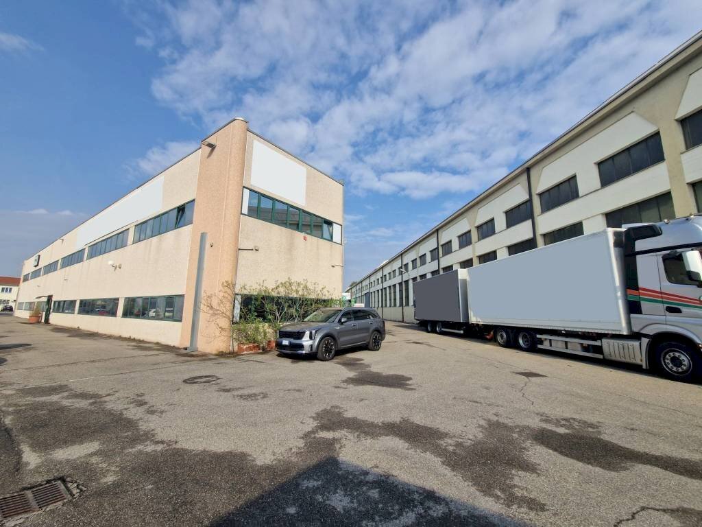 Zona - Shed via Thomas Alva Edison, Settimo Milanese - photo 1