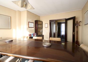 Three-room apartment Via Dante, Garbagnate Milanese - photo 7