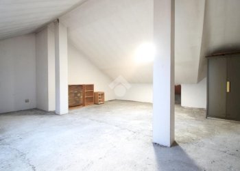 Three-room apartment Via Dante, Garbagnate Milanese - photo 29