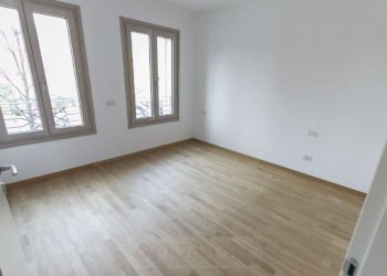 Three-room apartment Seregno - photo 6