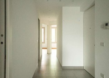 Three-room apartment Seregno - photo 15