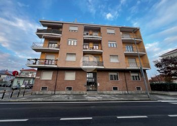 Trilocale Str. Genova, Moncalieri - foto 1