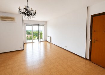 Four-room apartment via Pavia, Modena (neighborhood Morane - Contrada) - photo 1