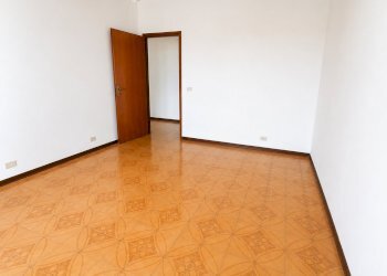 Four-room apartment via Pavia, Modena (neighborhood Morane - Contrada) - photo 8