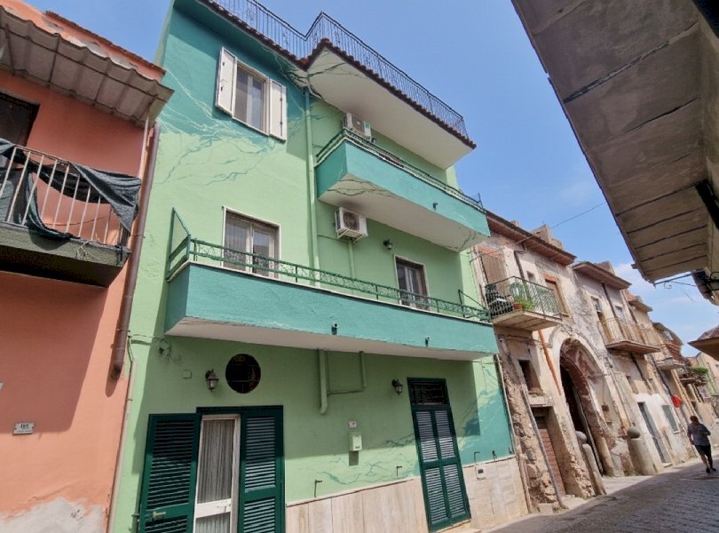 Casa indipendente Mondragone - foto 1