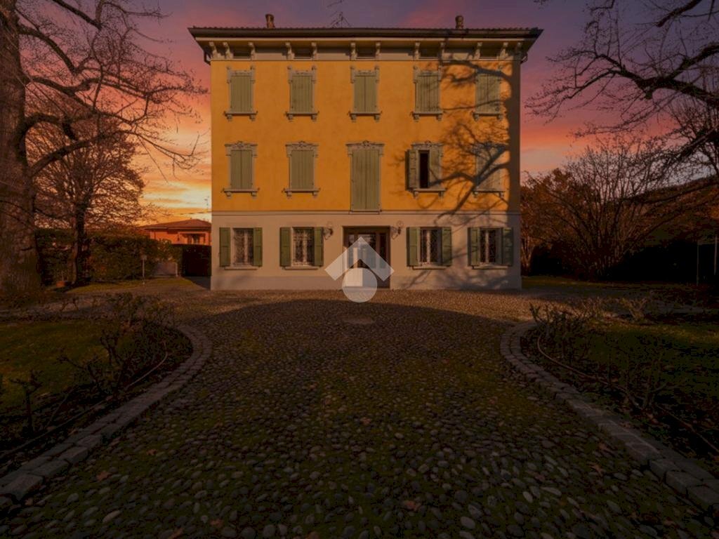 Villa Viale Vittorio Saltini, Correggio - photo 1