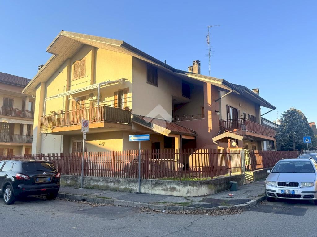 Three-room apartment Via gramsci, Cesate - photo 2