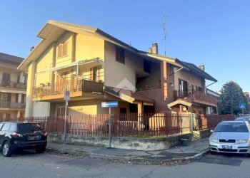 Three-room apartment Via gramsci, Cesate - photo 2