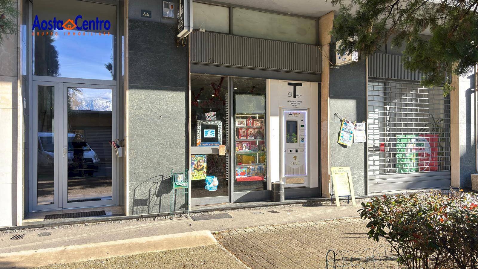 Foto 2 - Locale Commerciale Via Monte Vodice
 
42, Aosta - foto 2