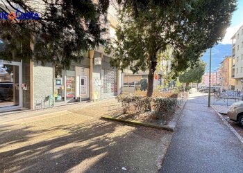 Foto 1 - Locale Commerciale Via Monte Vodice
 
42, Aosta - foto 1