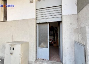 Foto 9 - Locale Commerciale Via Monte Vodice
 
42, Aosta - foto 9