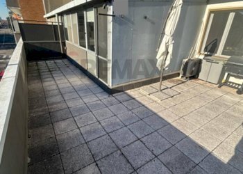 Terrazza - Trilocale Via Casati
 
49, Magenta - foto 14