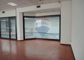 Negozio - Negozio Via Kennedy
 
28, Brugherio - foto 12