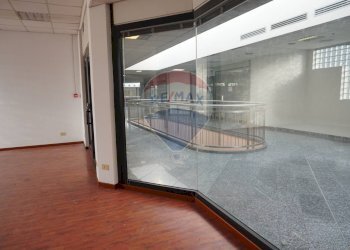 Vetrine - Negozio Via Kennedy
 
28, Brugherio - foto 14