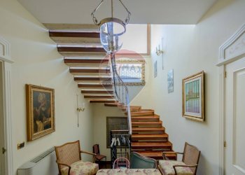 Scale - Villa Via Algardi
 
13, Casamassima - foto 14