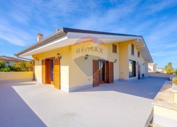 Casa all\'aperto - Villa Via Algardi
 
13, Casamassima - foto 18