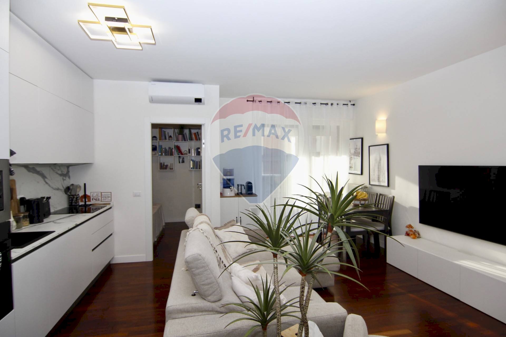 Soggiorno - Two-room apartment Piazza Esquilino
 
5, Milano - photo 2