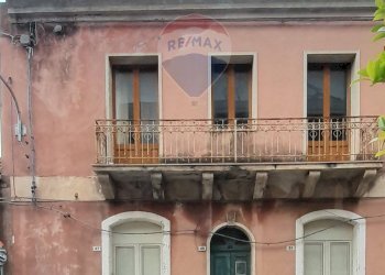 Edificio all\'aperto - Casa indipendente Via San Vincenzo
 
47, Fiumefreddo di Sicilia - foto 1