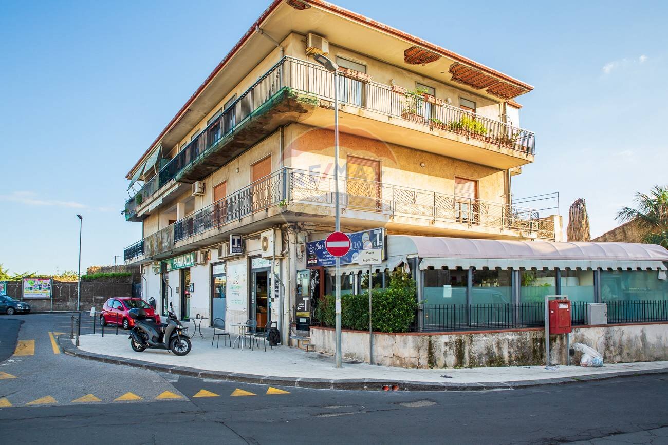 Edificio all\'aperto - Cafeteria - Cold Bar VIA DEODATO
 
178, San Giovanni la Punta - photo 2