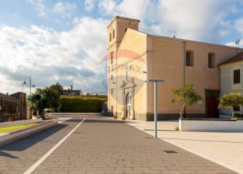 Edificio all\'aperto - Cafeteria - Cold Bar VIA DEODATO
 
178, San Giovanni la Punta - photo 4