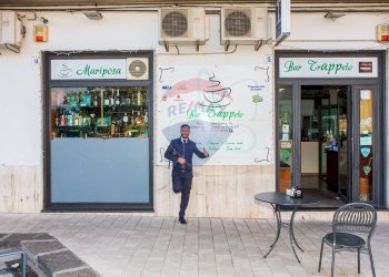 Edificio all\'aperto - Cafeteria - Cold Bar VIA DEODATO
 
178, San Giovanni la Punta - photo 8