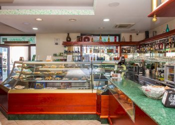 Cucina - Cafeteria - Cold Bar VIA DEODATO
 
178, San Giovanni la Punta - photo 17