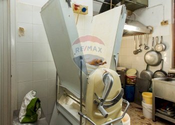 Lavanderia - Cafeteria - Cold Bar VIA DEODATO
 
178, San Giovanni la Punta - photo 30