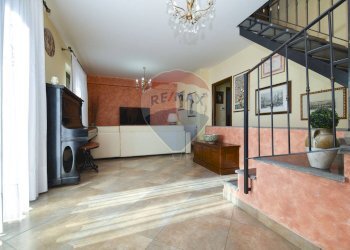 Soggiorno - Villa Via Dei Gelsomini
 
35, Pedara - foto 12