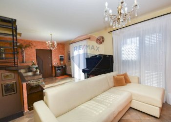 Soggiorno - Villa Via Dei Gelsomini
 
35, Pedara - foto 14