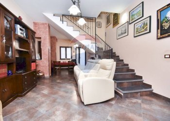 Soggiorno - Villa Via Dei Gelsomini
 
35, Pedara - foto 21