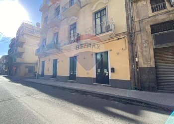 Edificio all\'aperto - Locale Commerciale Via Mario Sangiorgi, Catania - foto 2