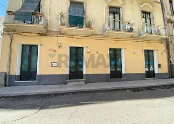 Edificio all\'aperto - Locale Commerciale Via Mario Sangiorgi, Catania - foto 1