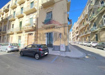 Edificio all\'aperto - Locale Commerciale Via Mario Sangiorgi, Catania - foto 7