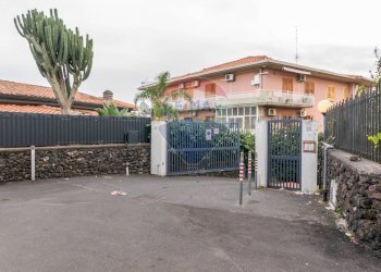 Casa all\'aperto - Quadrilocale Via Idria
 
27, Tremestieri Etneo - foto 1