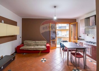 Sala da pranzo - Quadrilocale Via Idria
 
27, Tremestieri Etneo - foto 5