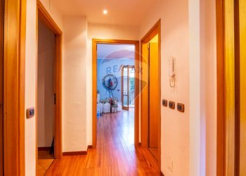 Hall / corridoio - Quadrilocale Via Idria
 
27, Tremestieri Etneo - foto 18