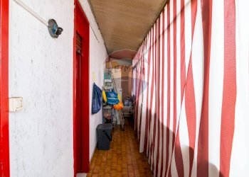 Hall / corridoio - Trilocale Via Palermo
 
614, Catania - foto 15