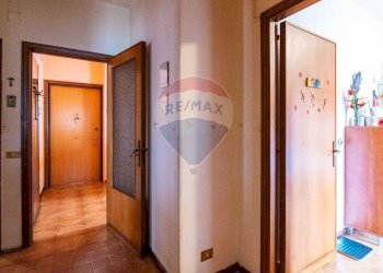 Hall / corridoio - Trilocale Via Palermo
 
614, Catania - foto 21