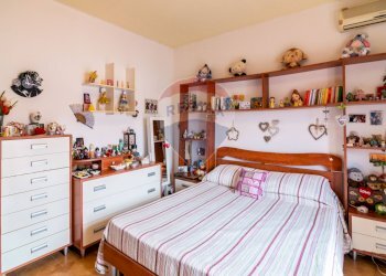 Camera / camera da letto - Trilocale Via Palermo
 
614, Catania - foto 23