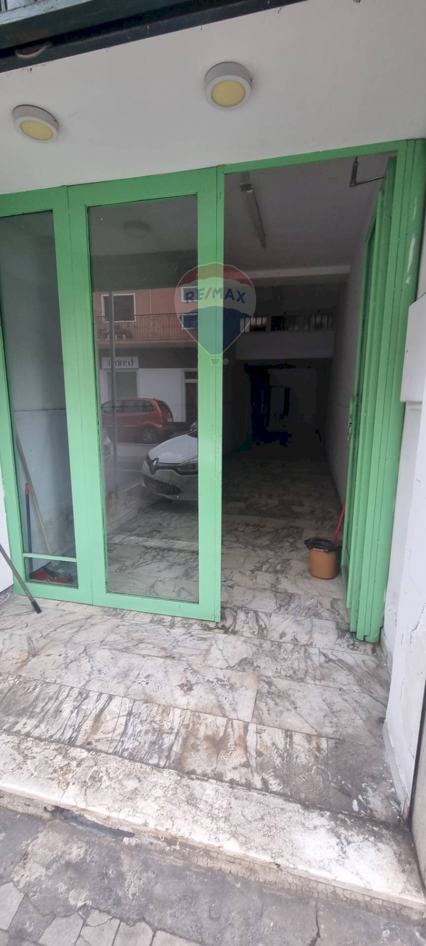 Parcheggio - Shop Via Emanuele Bellia
 
98, Paterno - photo 1