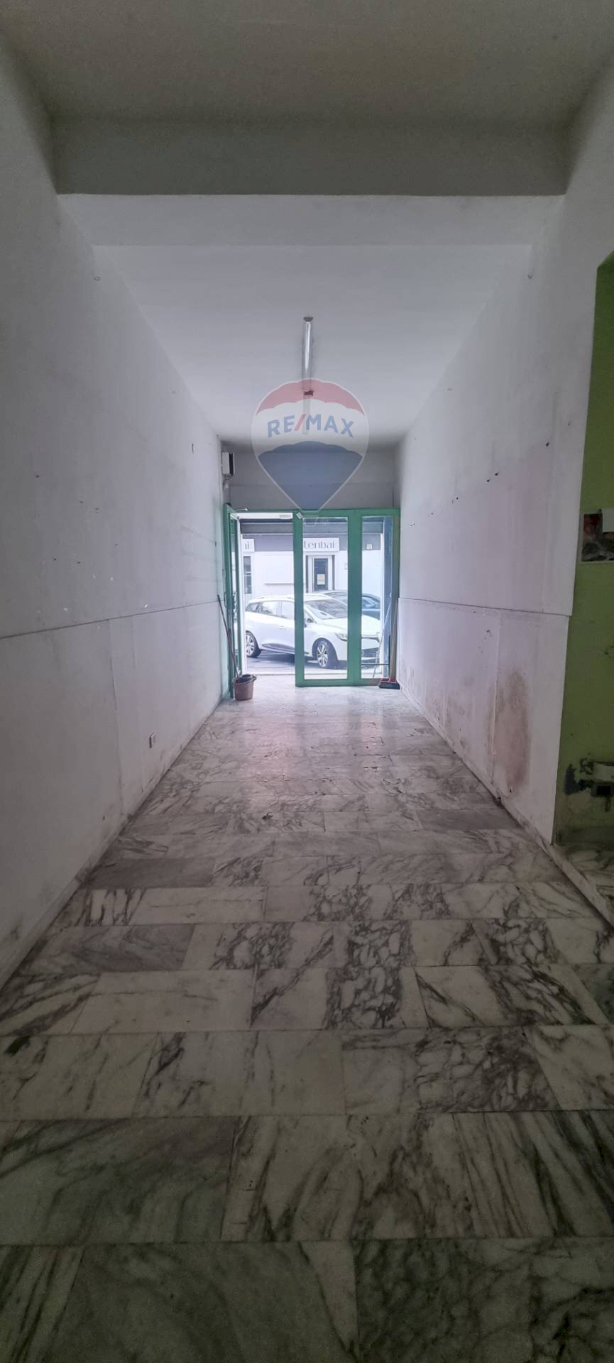 Stanza vuota - Shop Via Emanuele Bellia
98, Paterno - photo 3