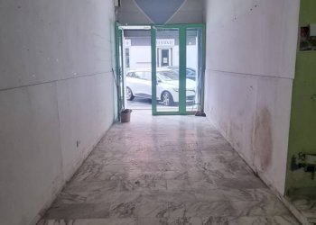 Stanza vuota - Negozio Via Emanuele Bellia
 
98, Paterno - foto 3