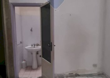 Stanza vuota - Negozio Via Emanuele Bellia
 
98, Paterno - foto 4