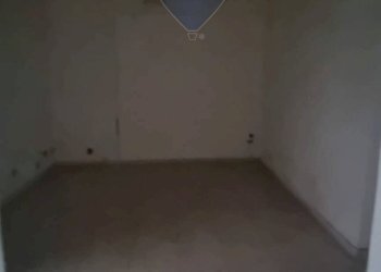 Stanza vuota - Negozio Via Emanuele Bellia
 
98, Paterno - foto 7