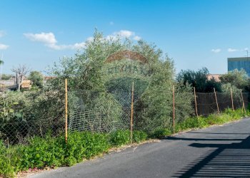Edificio all\'aperto - Terreno edificabile Via Della Campana
snc, Misterbianco - foto 17