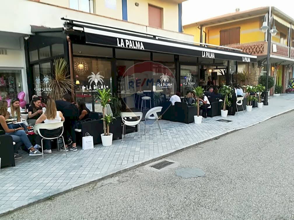 Edificio all\'aperto - Locale Commerciale Via Versilia
 
92, Pietrasanta - foto 3