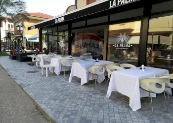 Terrazza - Locale Commerciale Via Versilia
 
92, Pietrasanta - foto 1