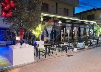 Edificio all\'aperto - Locale Commerciale Via Versilia
 
92, Pietrasanta - foto 4